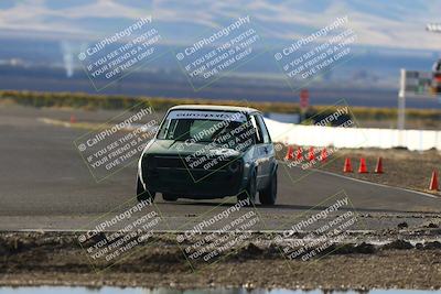 media/Nov-16-2025-CalClub SCCA (Sun) [[2975c16dfc]]/Group 6/Turn 1/